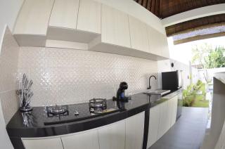 Canggu Oasis 3BR Villa Luxury Tropical Pool - 5