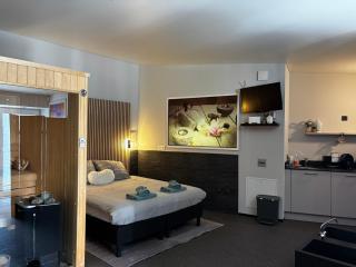 Relax Trois Bornes - De Grenspost - 2