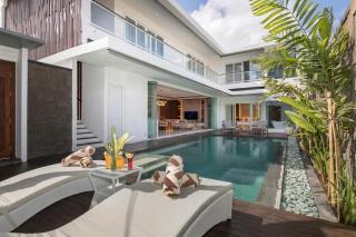 Villa Louis Seminyak by Nagisa Bali - 0