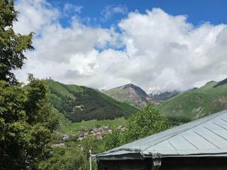 Geo's Hotel - 3