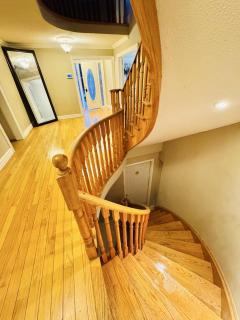 Top Executive 10 bedroom Home Near Airport - 6