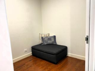 THE WATERFRONT APARTMENTS 1 Bedroom Apartment with Courtyard Views located on the Geelong Waterfront - 2404 - Geelong - 2