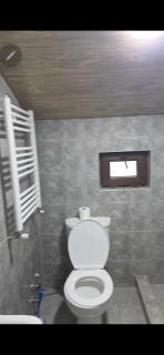 Geo's Hotel - 4