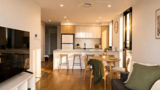 Bright Surfers Paradise Beachside Retreat - 8