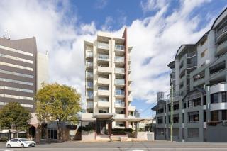 Stylish Escape Free Parking for 2 Walk to CBD - 5