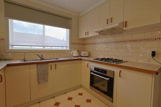 Relaxing Family Getaway 3BR House with Garden - 4