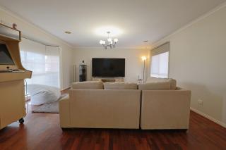 Relaxing Family Getaway 3BR House with Garden - 3