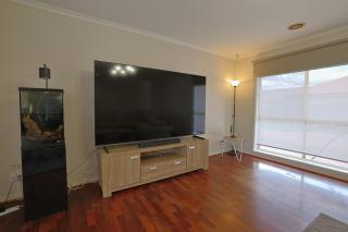 Relaxing Family Getaway 3BR House with Garden - 2