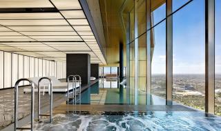 Panoramic Skyline Haven with Pool & Views - Melbourne - 8