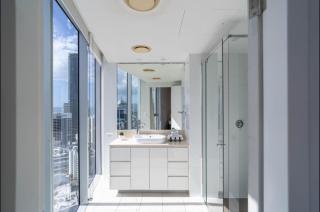 Level 28 Luxury Ocean Views & Parking - Gold Coast - 5