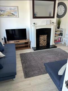 Stylish 3 bedroom house - 4