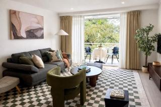 Elegant Waterfront Retreat Harbour & River Views - 8
