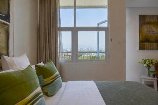 Dago Suite 3BR Luxury Apartment - 2