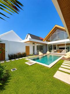 Beautiful Villa Divine 4BR Pool - 9