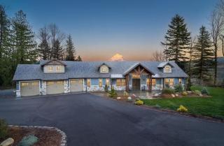 Hoodview House - Luxury Mt Hood Scenic Views - 0