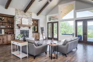 Hoodview House - Luxury Mt Hood Scenic Views - 9