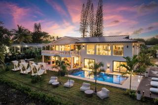 Luxe Miami Lakefront Mansion - 9BR w Pool & Garden - 0