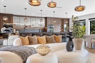 Luxe Miami Lakefront Mansion - 9BR w Pool & Garden - 4