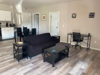 Private Apartment in Southbury 105 - 5