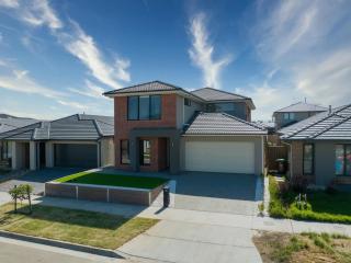 Modern new Homly Villa at Clyde - 0