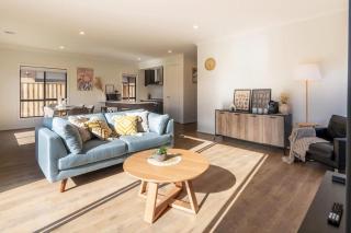 Modern new Homly Villa at Clyde - 3