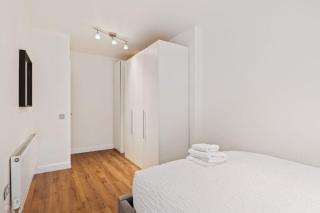 Modern City Centre Apt with Balcony in Dublin 1 - 1