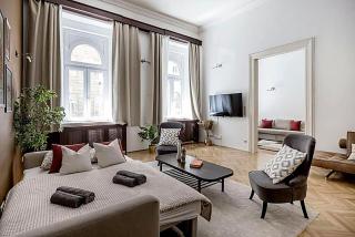 Historic Home Downtown Landmarks 19 Century - Budapest - 1
