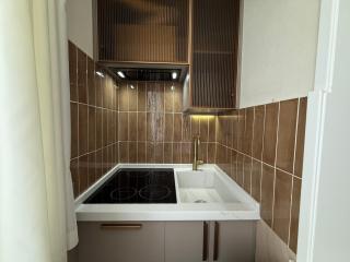 New Designer Apartment in City Center - 6