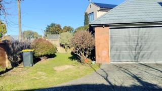 Affordable 4BR Home Near Airport Sleeps 8 - 2