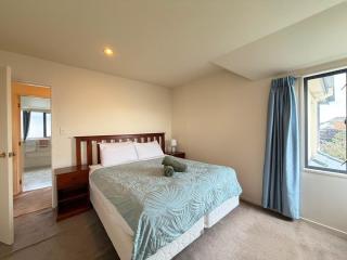 Affordable 4BR Home Near Airport Sleeps 8 - 1
