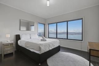 Spacious Sandy Bay Retreat with Water Views - 7