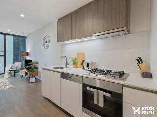 KozyGuru| Melbourne Cozy 1Bed Apt Pool Spa Near QV - 9