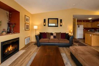 Suite Serenity Condo by NW Comfy Cabins - 4