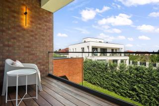 Red Brick Villa by the Forest - 4