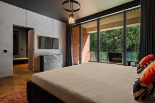 Red Brick Villa by the Forest - 4