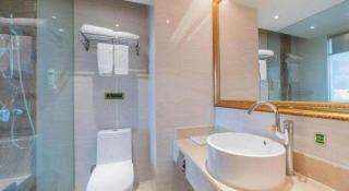 Vienna Hotel Guangdong Qingyuan Wanda Plaza Xincheng Beijiang - 1