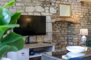 2-Bed Place with Large Courtyard in Stamford - 2
