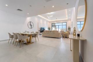 Pool and Sea Views 4BR with Assistant's Room Villa, Own Pool and BBQ Facility, Sharm - Al Dana Villa, Al Dana Island by Deluxe Holiday Homes - 5