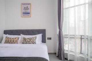 Xicheng Administrative Apartment (Shenzhen North Station Longhua Yifangcheng Branch) - 1