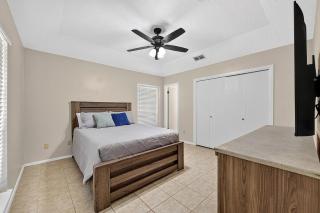 Cozy Condo N McAllen Walk to Bill Schup Park 103in Theater - 8