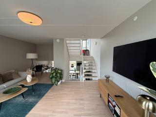A Luxury Three Story House By CPH Harbor - 7