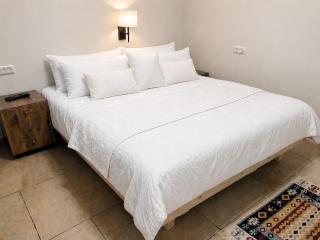 Elinor's Secret Suite - 9