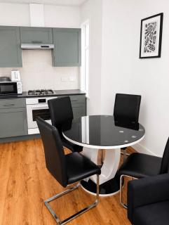 The Cosy stay is a two bedroom apartment located next to Forest Hill train station London, with quick access to the city and local landmarks - 1