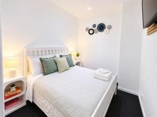 2 BR Apartment in CBD 1 Min to Southern Cross Station Sky Bus Marvel stadium - 2