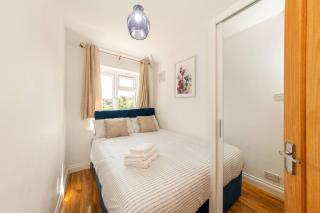 Spacious 5-Bedroom House in Berkshire - Perfect Family Retreat - 5