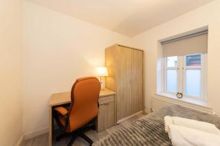 IBEX HOUSE Cozy Modern 2-Bed Flat Free Parking - 8