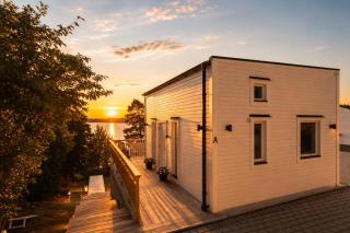 Lakefront Villa with Private Dock and Sunset Views - 7