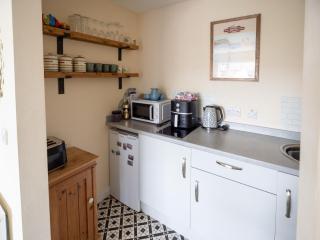 Idyllic, Luxurious Seaside Flat for 4. - 8
