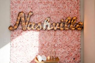 NEW Dollys Dream 12 Beds Downtown Nash Opry Karaoke - 4