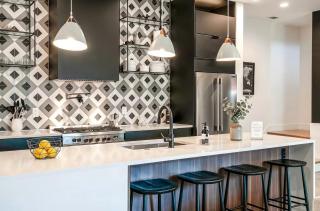 Close to the Gulch - BOOK TODAY - 1